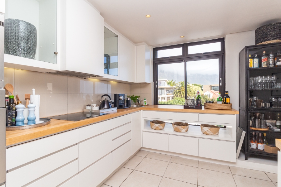 To Let 4 Bedroom Property for Rent in Camps Bay Western Cape